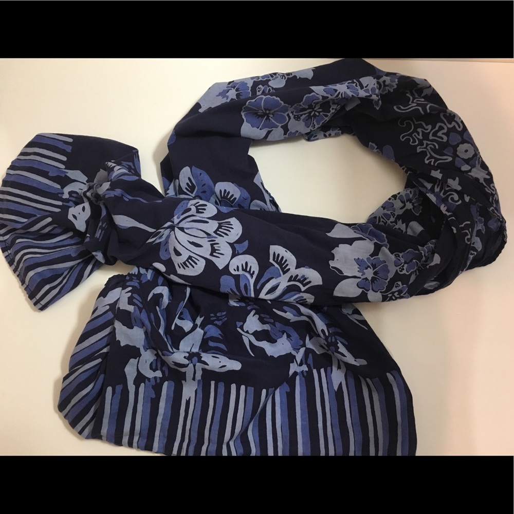 Old Navy Scarf Light Blue and Navy